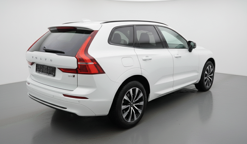 
								2023 Volvo XC60 2.0 B4 Plus Dark AWD full									