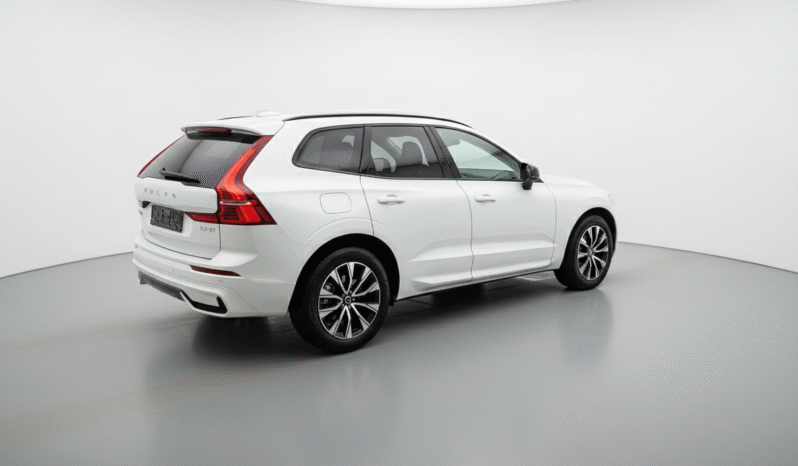 
								2023 Volvo XC60 2.0 B4 Plus Dark AWD full									