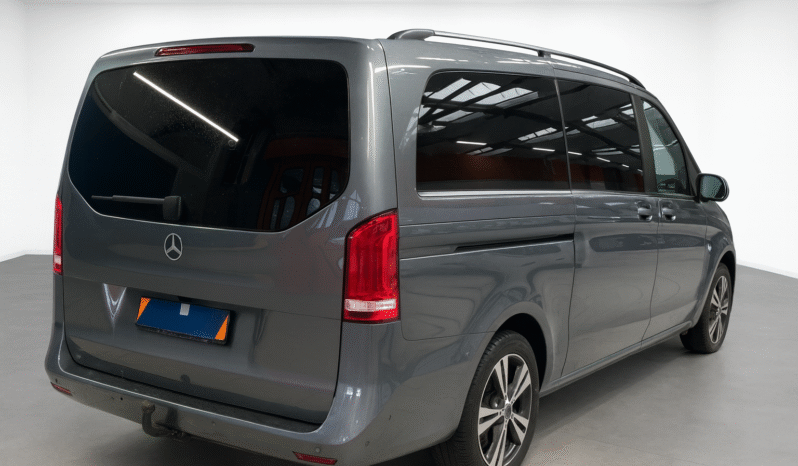 
								2021 Mercedes-Benz V-Class Avantgarde 300d full									