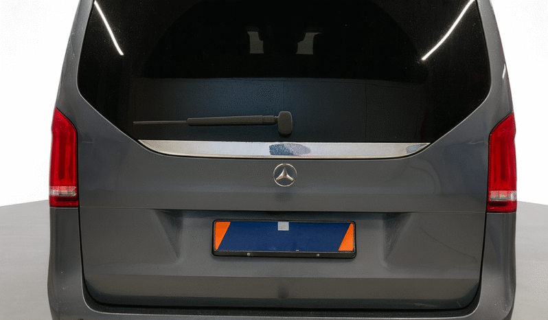 
								2021 Mercedes-Benz V-Class Avantgarde 300d full									