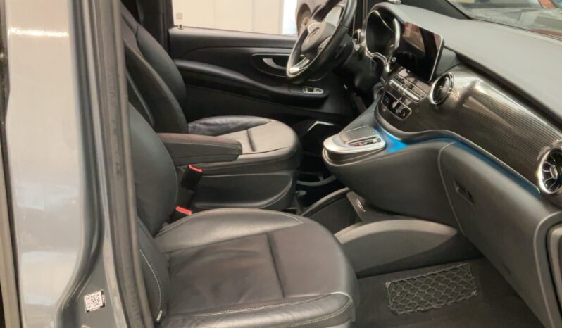 
								2021 Mercedes-Benz V-Class Avantgarde 300d full									