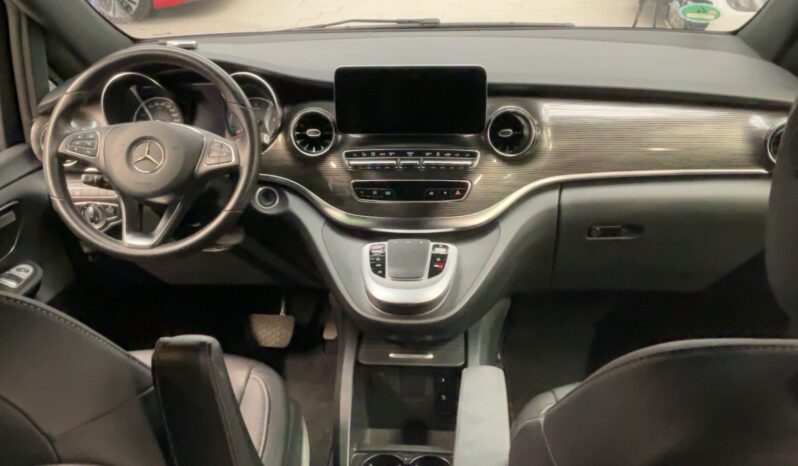 
								2021 Mercedes-Benz V-Class Avantgarde 300d full									