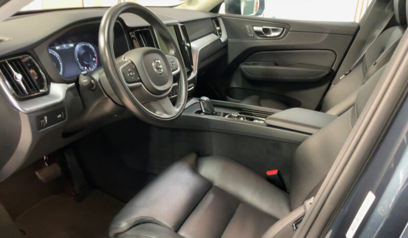 
								2021 Volvo XC60 2.0 B4 Diesel Momentum Pro AWD full									