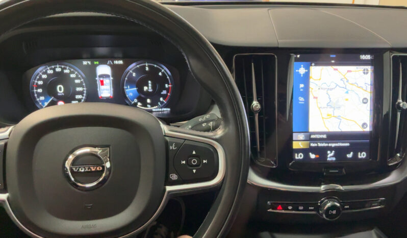 
								2021 Volvo XC60 2.0 B4 Diesel Momentum Pro AWD full									