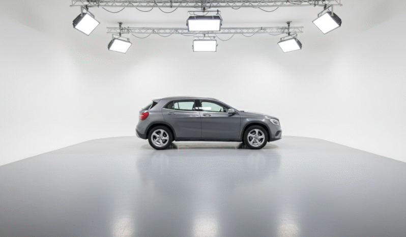 
								2018    Mercedes-Benz GLA-Klasse GLA 220 4Matic Urban full									