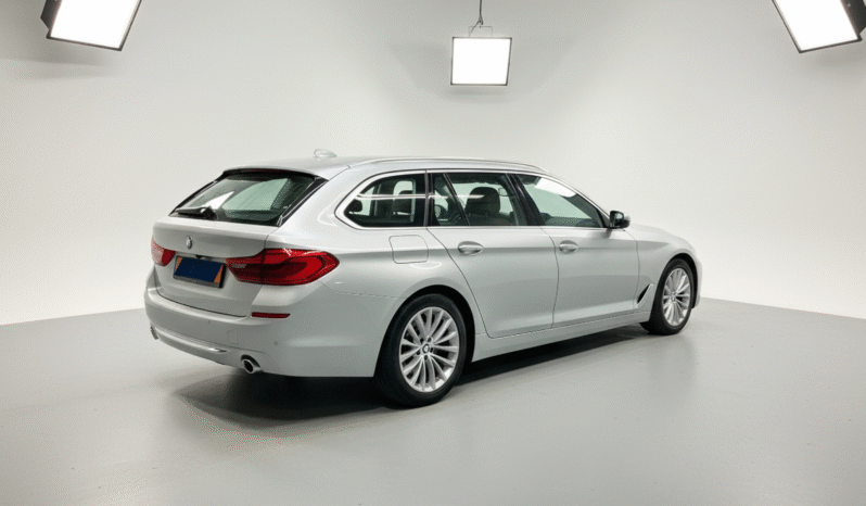 
								2017 BMW 5er 520d Luxury Line full									