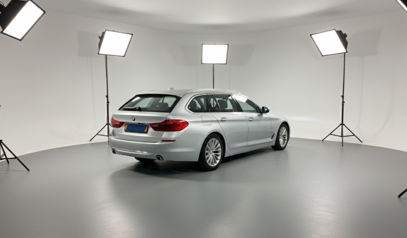 
								2017 BMW 5er 520d Luxury Line full									