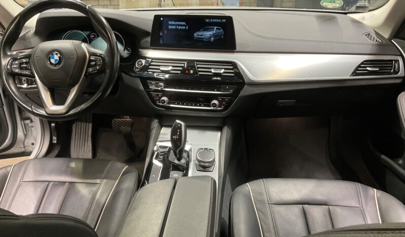 
								2017 BMW 5er 520d Luxury Line full									