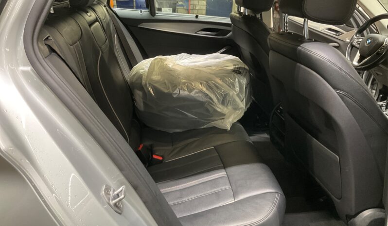 
								2017 BMW 5er 520d Luxury Line full									