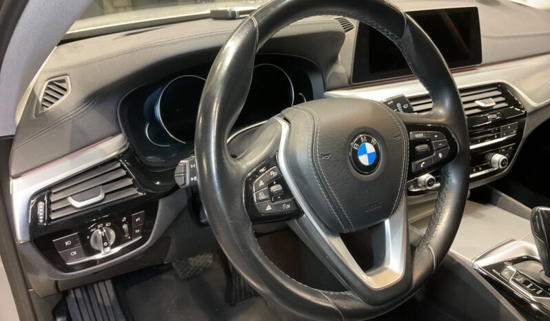 
								2017 BMW 5er 520d Luxury Line full									