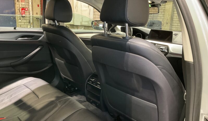 
								2017 BMW 5er 520d Luxury Line full									